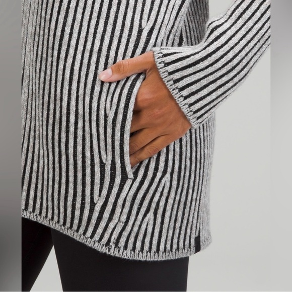 Lululemon Cotton-Cashmere Blend Sweater Wrap - Size 6 - Picture 7 of 7